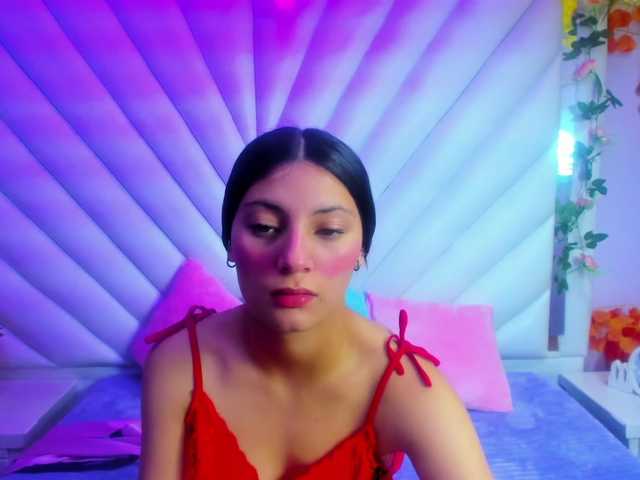 LunaBennett webcam bongacams model stream image