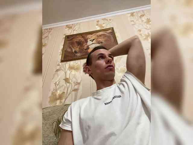 Kevin779977 Live Webcam on {site_name}