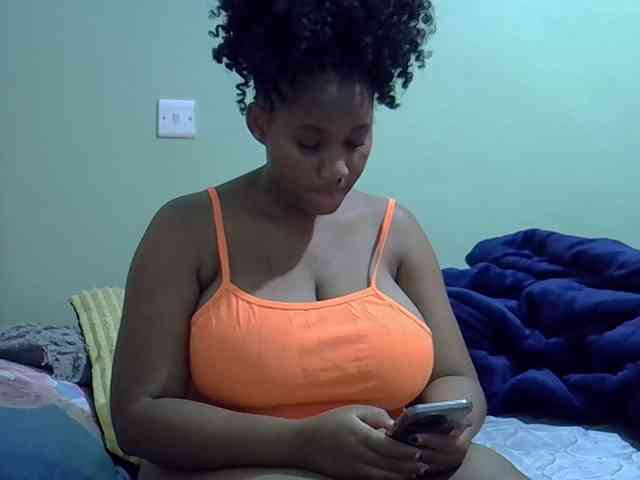 brownebony- webcam