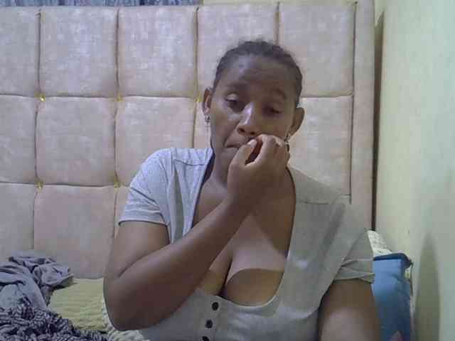 brownebony- Live Webcam on BongaCams