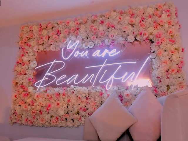 ChloePreston's BongaCams show and profile