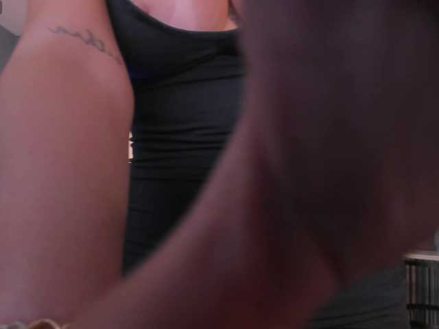 ChloePreston's BongaCams show and profile