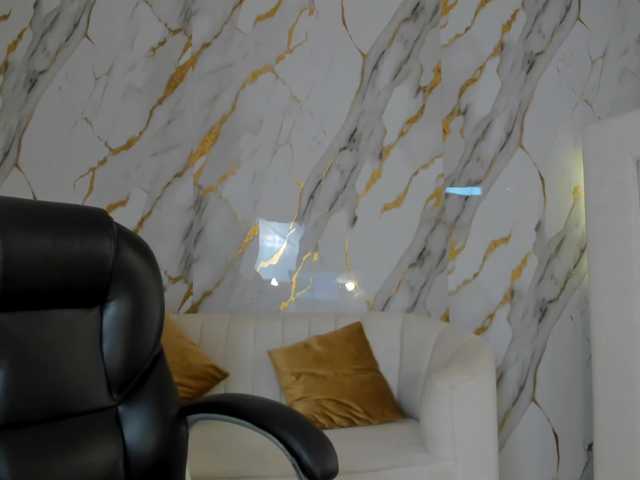 ChloePreston's BongaCams show and profile