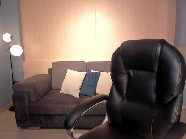 ChloePreston's BongaCams show and profile