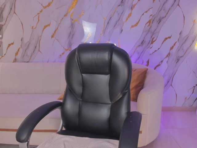 ChloePreston's BongaCams show and profile