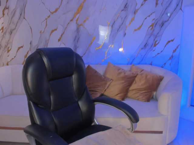 ChloePreston's BongaCams show and profile