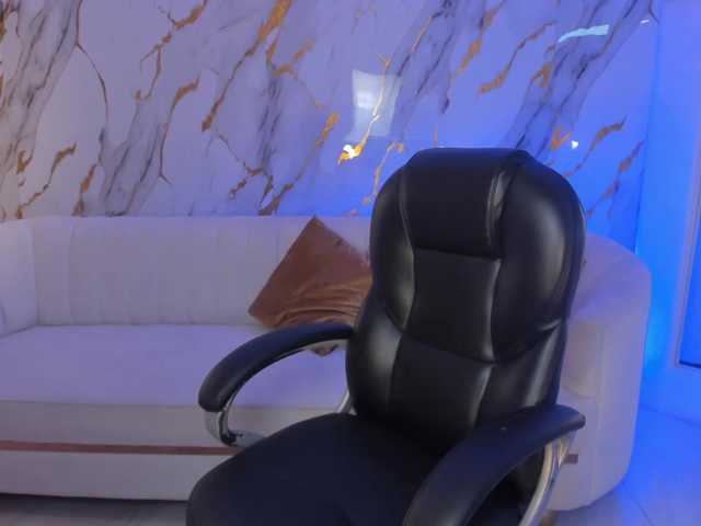 ChloePreston's BongaCams show and profile