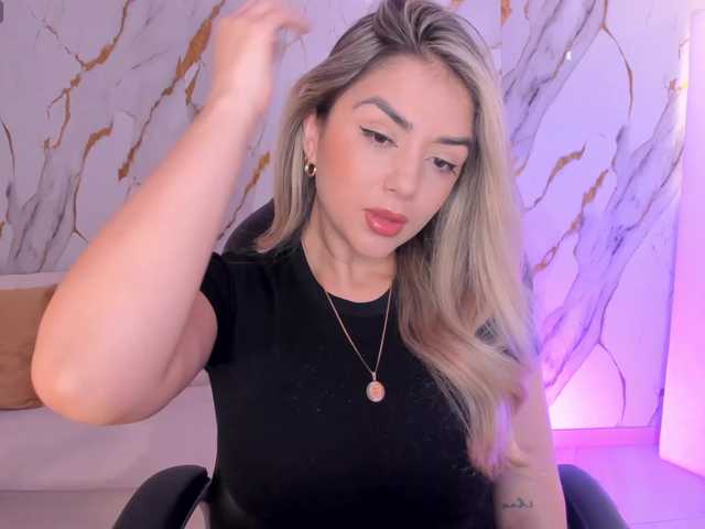 ChloePreston's BongaCams show and profile