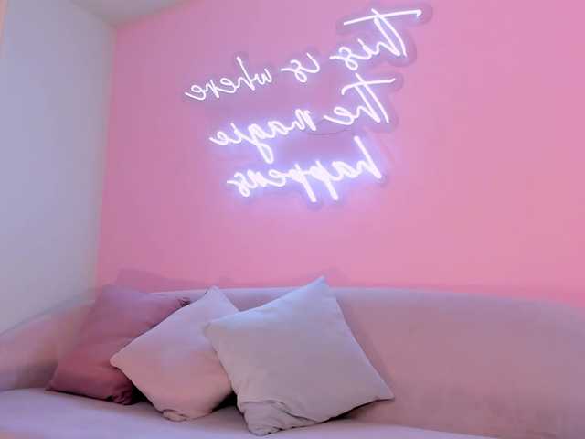 ChloePreston's BongaCams show and profile