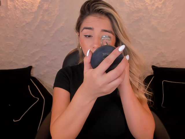 ChloePreston's BongaCams show and profile