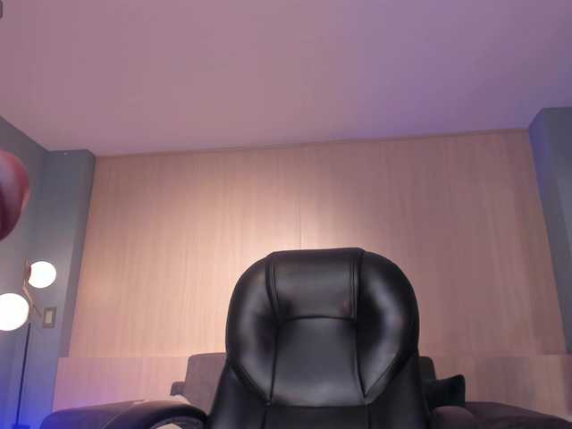 ChloePreston's BongaCams show and profile