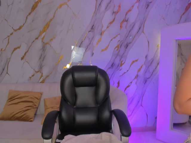 ChloePreston's BongaCams show and profile