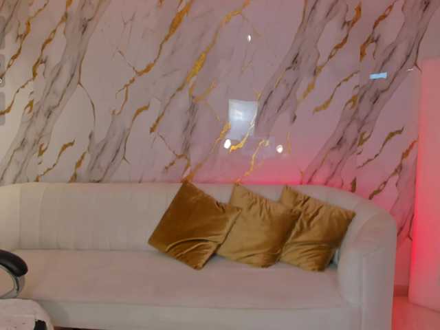 ChloePreston's BongaCams show and profile