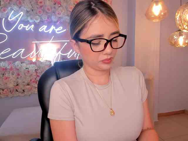 ChloePreston webcam