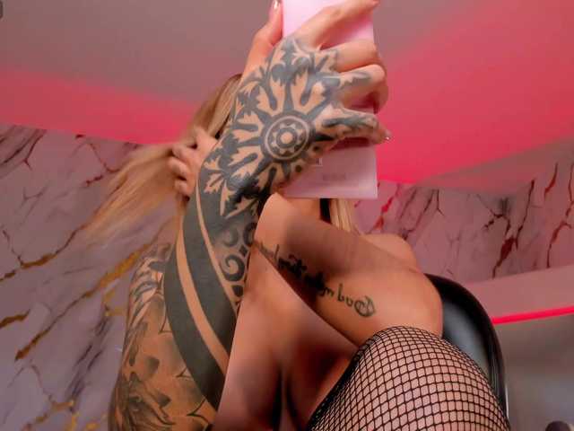 LexieWayne's BongaCams show and profile