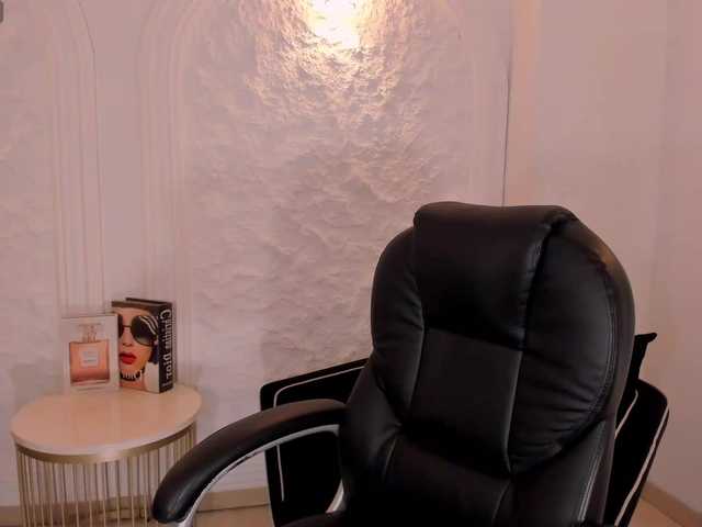 LexieWayne's BongaCams show and profile