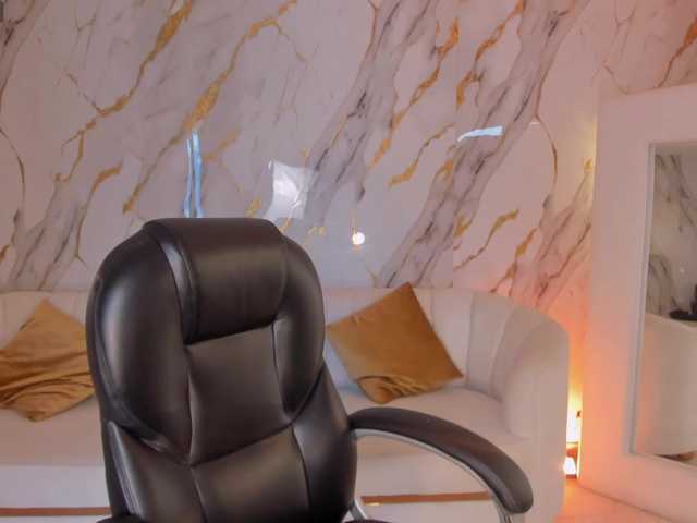 LexieWayne's BongaCams show and profile