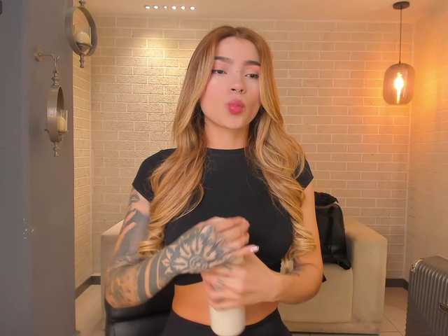 LexieWayne's BongaCams show and profile