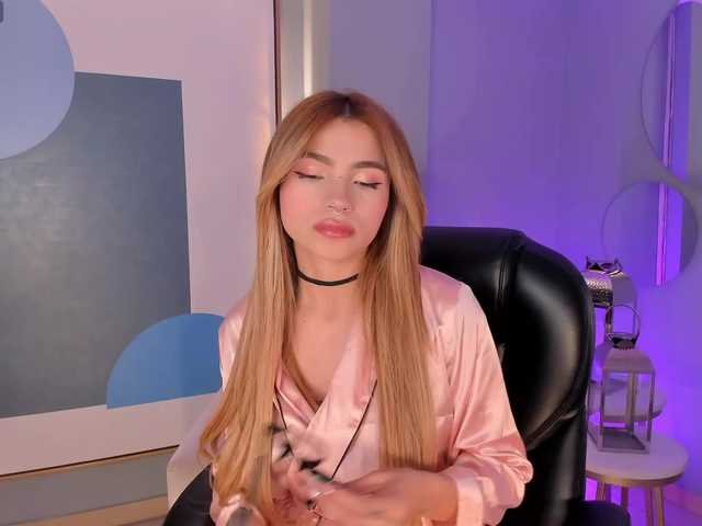 LexieWayne's BongaCams show and profile