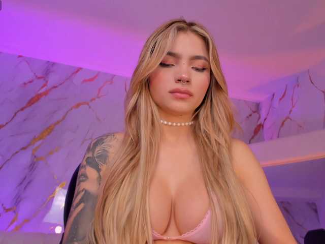 LexieWayne's BongaCams show and profile