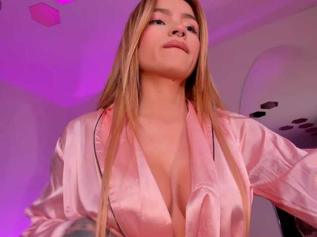 LexieWayne's BongaCams show and profile