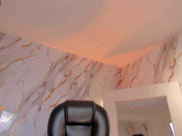 LexieWayne's BongaCams show and profile