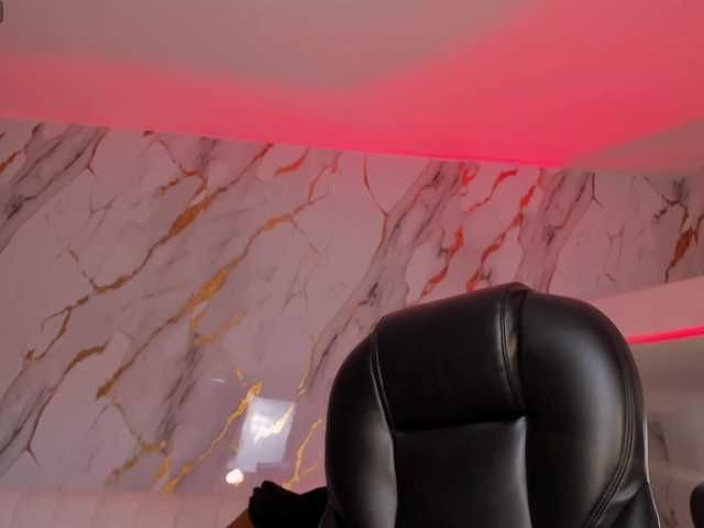 LexieWayne's BongaCams show and profile