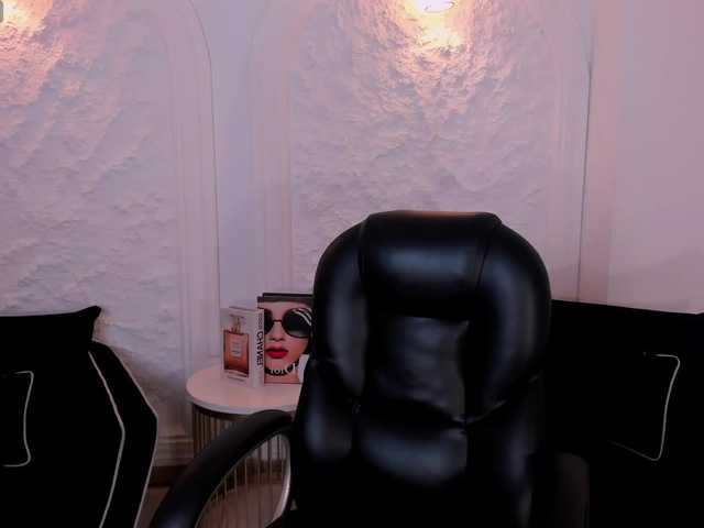 LexieWayne's BongaCams show and profile