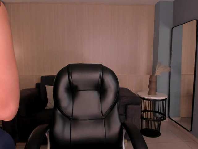 LexieWayne's BongaCams show and profile