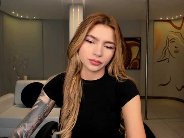 LexieWayne's BongaCams show and profile