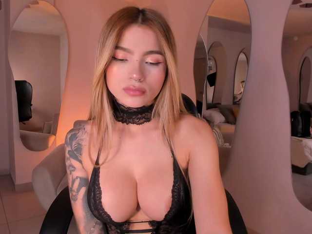 LexieWayne's BongaCams show and profile
