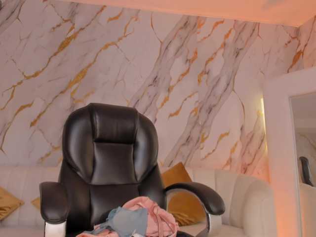 LexieWayne's BongaCams show and profile