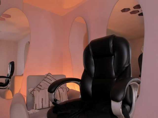 LexieWayne's BongaCams show and profile