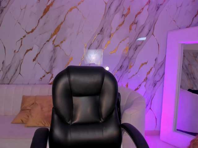 LexieWayne's BongaCams show and profile