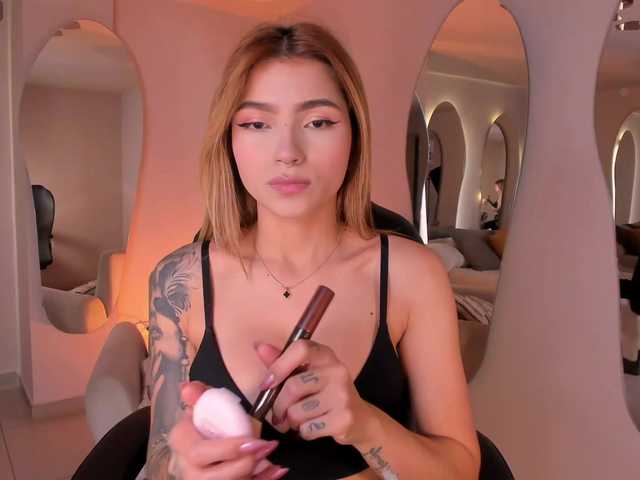 LexieWayne's BongaCams show and profile