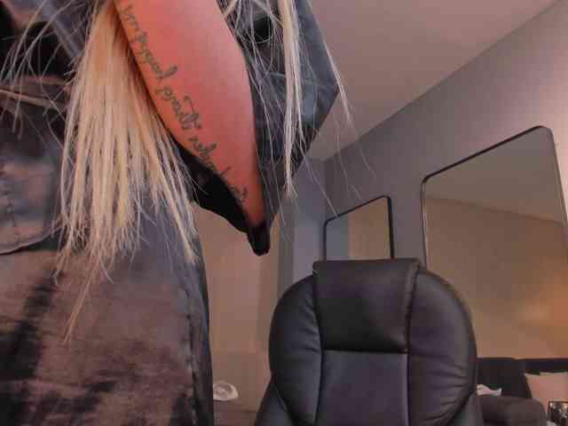 LexieWayne webcam