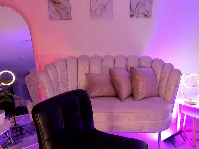 DonnaStonne's BongaCams show and profile