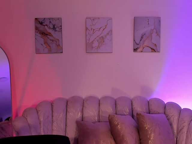 DonnaStonne's BongaCams show and profile