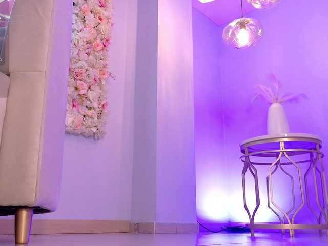 ViolettCastel's BongaCams show and profile