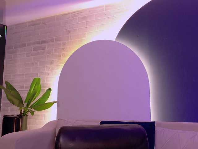 ViolettCastel's BongaCams show and profile