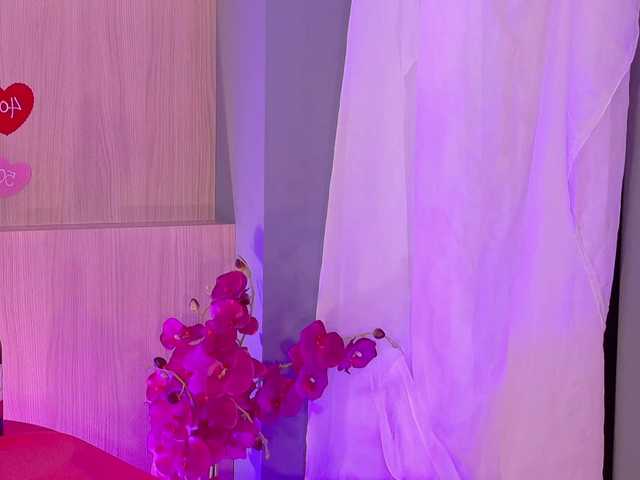 ViolettCastel's BongaCams show and profile