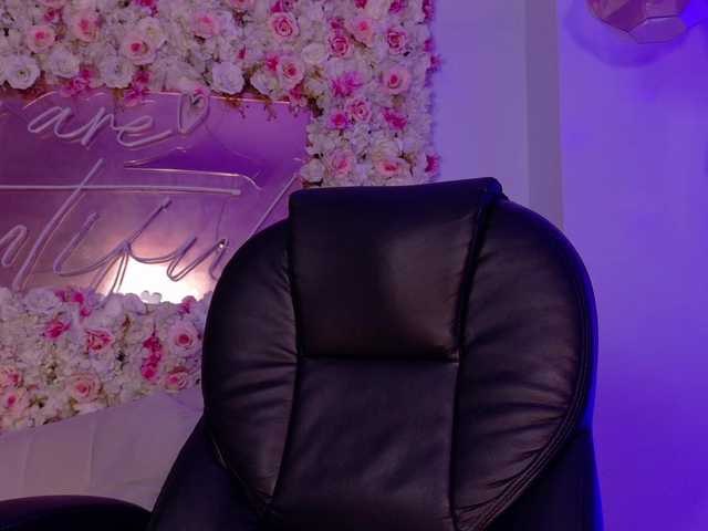 ViolettCastel's BongaCams show and profile