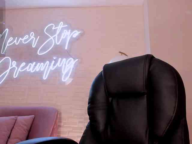 ViolettCastel webcam