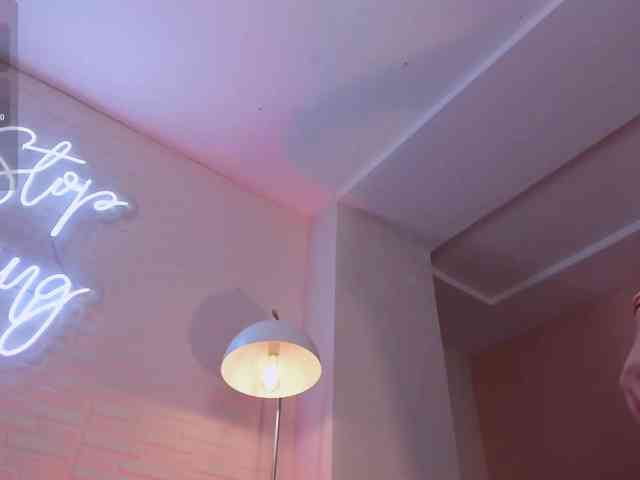 ViolettCastel webcam