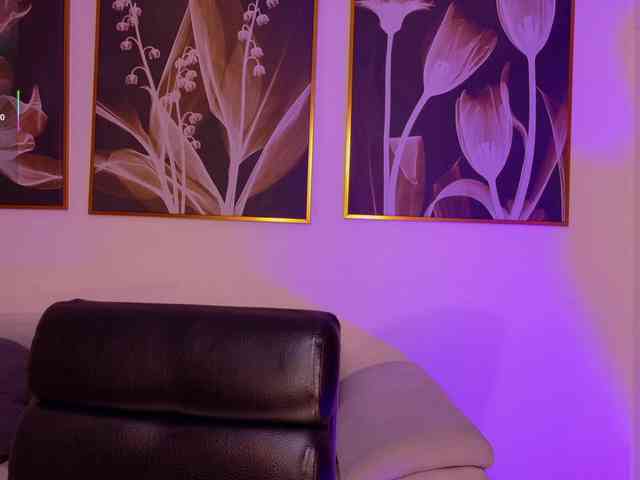 ViolettCastel Live Webcam on BongaCams