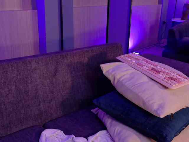 ViolettCastel webcam