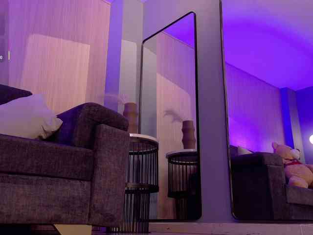 ViolettCastel webcam