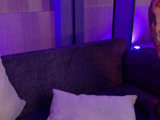 ViolettCastel webcam