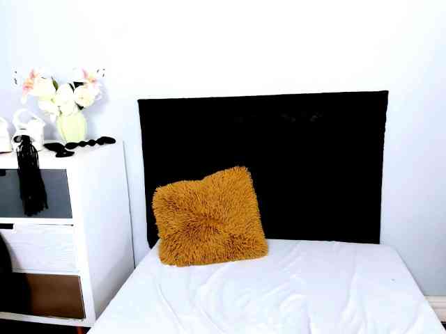 EmilySensual webcam