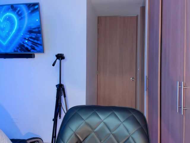 AmyDavis's BongaCams show and profile